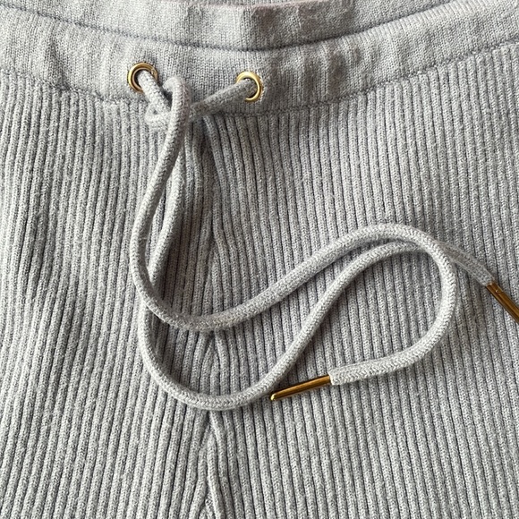 MESHKI Ribbed Drawstring Shorts - Picture 4 of 7